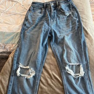 american eagle distressed mom jean